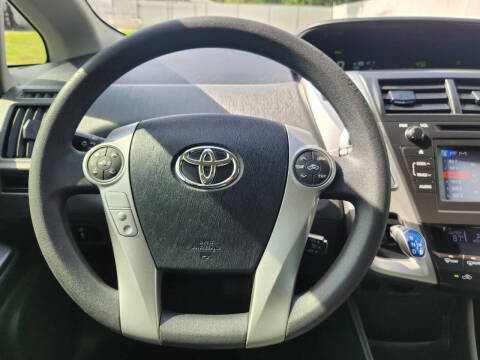 2014 Toyota Prius v Two
