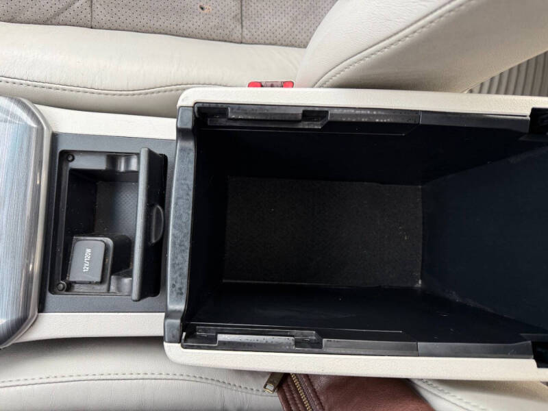 2012 Toyota Camry Hybrid XLE