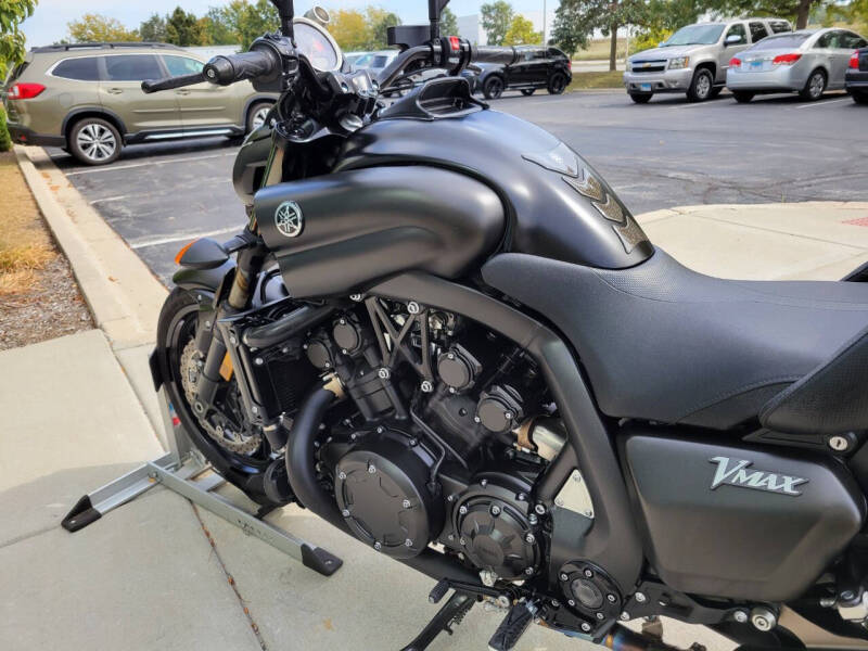 2020 Yamaha VMAX Matte Raven Black