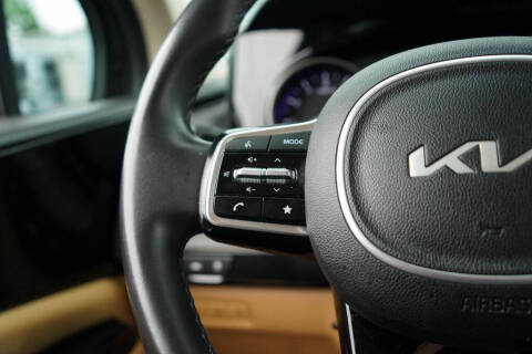 2024 Kia Carnival EX