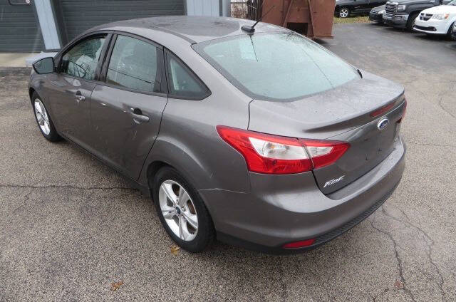 2014 Ford Focus SE photo 26