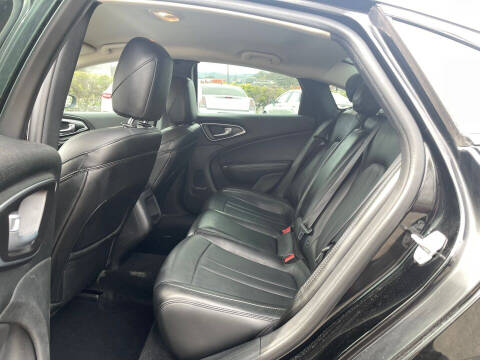 2017 Chrysler 200 Limited