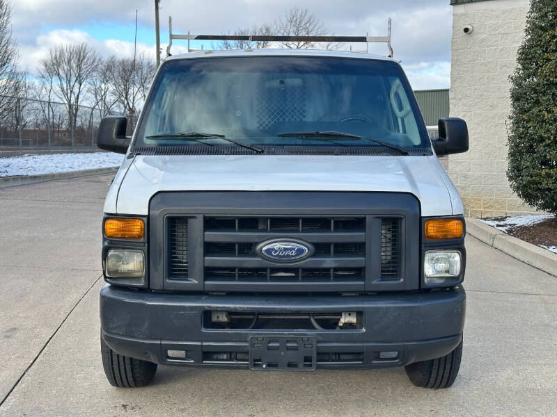 2013 Ford E-Series Econoline Van Commercial photo 2