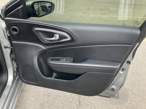 2015 Chrysler 200 C