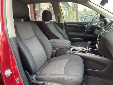 2017 Nissan Pathfinder S