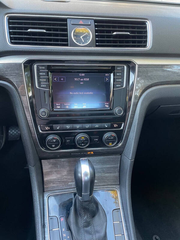 2016 Volkswagen Passat 1.8T SE