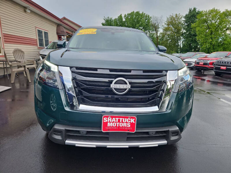 2025 Nissan Pathfinder SL