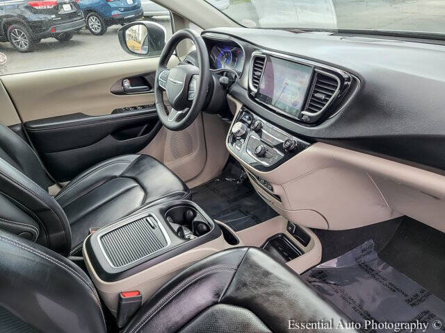 2023 Chrysler Pacifica Touring L