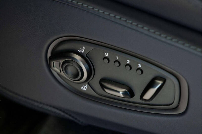 2025 Aston Martin DBX 707