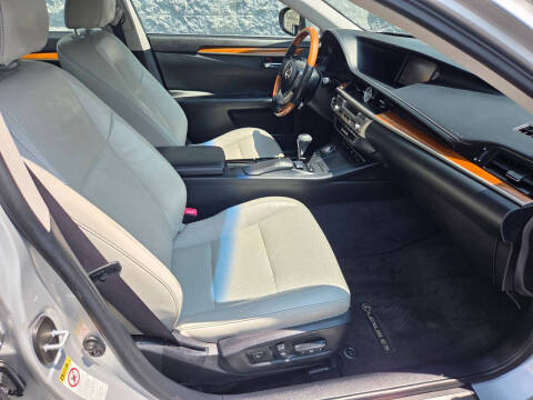 2013 Lexus ES 300h