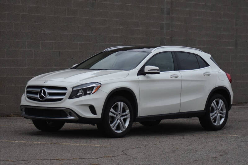 2017 Mercedes-Benz GLA-Class GLA250 photo 2