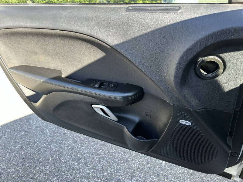 2016 Dodge Challenger SXT Plus