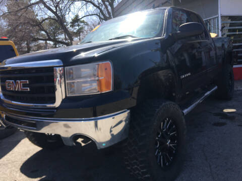 2010 GMC Sierra 1500 for sale at HIDALGOS AUTO SALES in Omaha NE