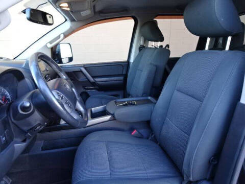 2014 Nissan Titan SV