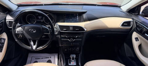 2017 Infiniti QX30 Premium