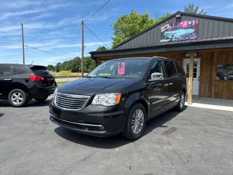 2013 Chrysler Town and Country for sale at Best Buy Auto Sales in Midland OH