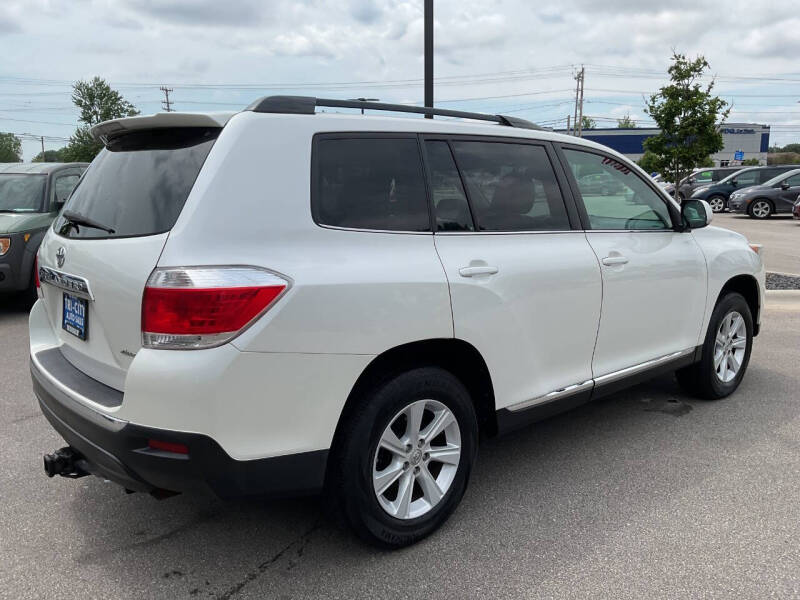 2012 Toyota Highlander SE