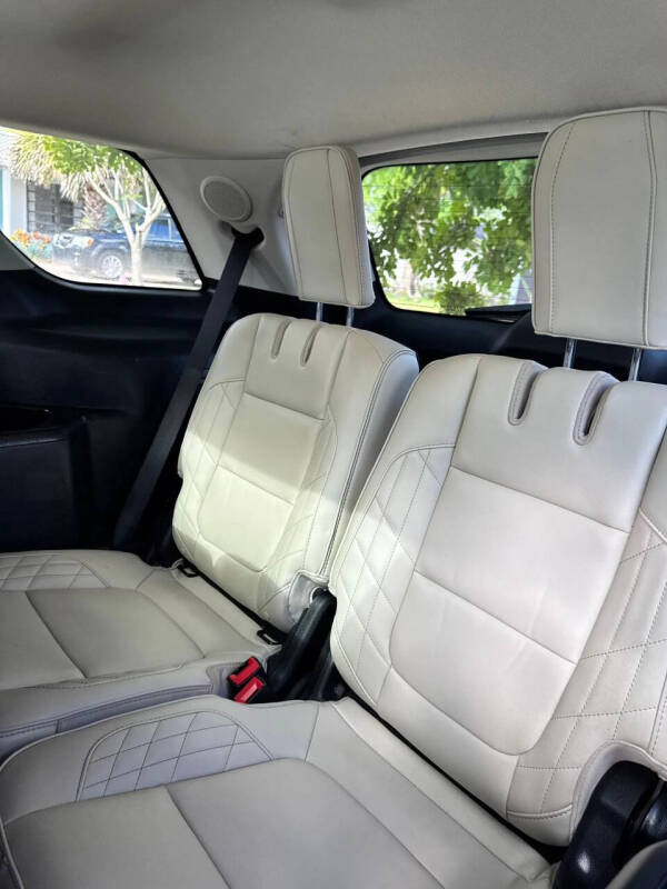 2017 Ford Explorer Platinum