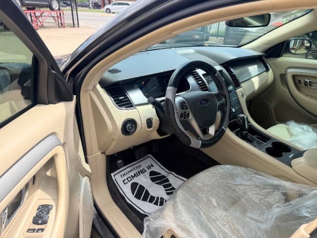 2018 Ford Taurus SEL