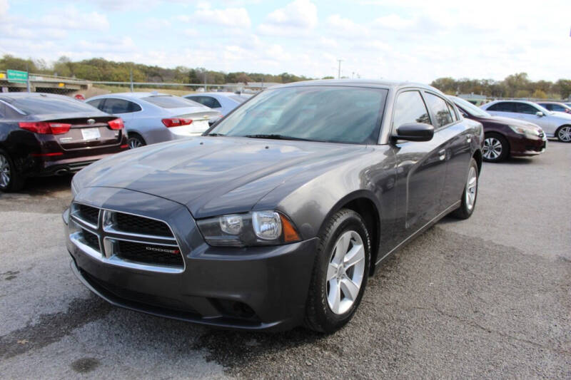 2013 Dodge Charger SE photo 4