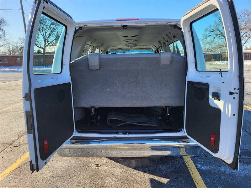 2011 Ford E-Series E-350 SD XL