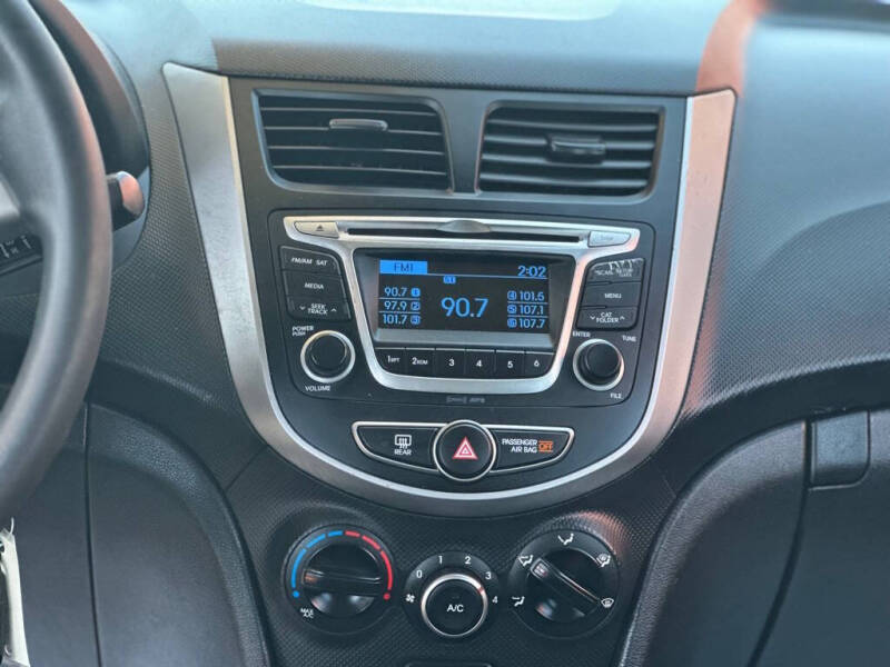 2017 Hyundai Accent SE
