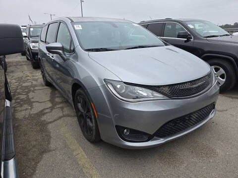 2018 Chrysler Pacifica Touring Plus