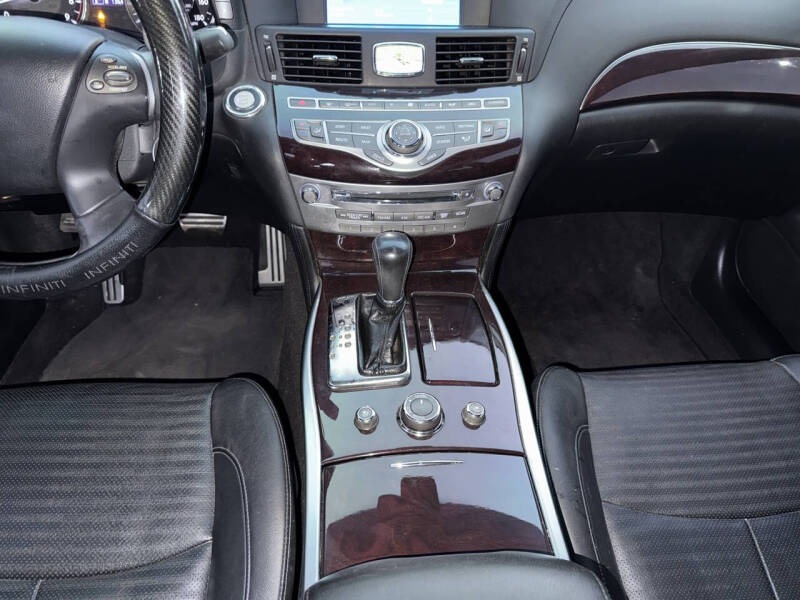 2012 Infiniti M37
