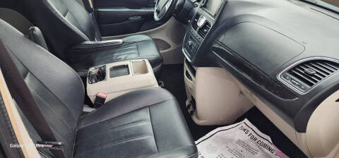 2016 Chrysler Town and Country Touring-L Anniversary Edition