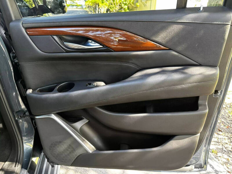 2020 Cadillac Escalade ESV Luxury