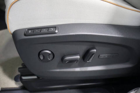 2025 Volkswagen ID. Buzz Pro S Plus 4Motion