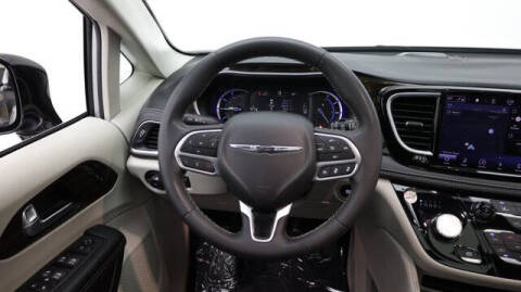 2023 Chrysler Pacifica Plug-In Hybrid Limited