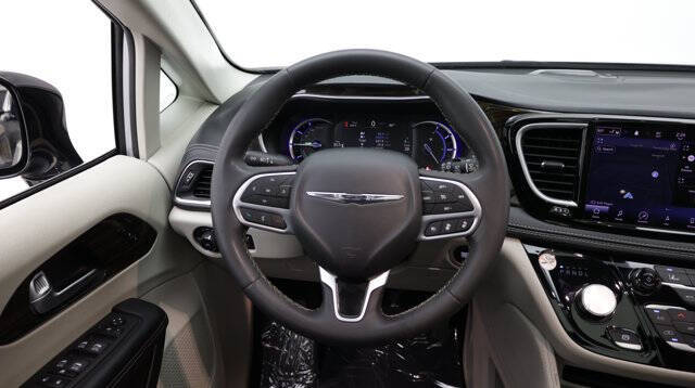 2023 Chrysler Pacifica Plug-In Hybrid Limited
