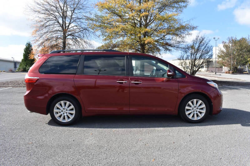 2015 Toyota Sienna Limited Premium photo 8