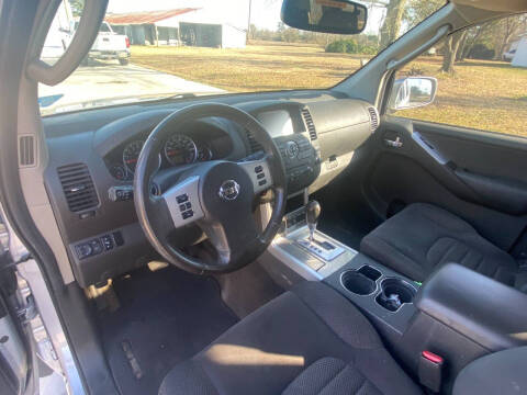 2012 Nissan Pathfinder LE