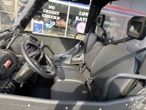 2023 Can-Am Defender HD10