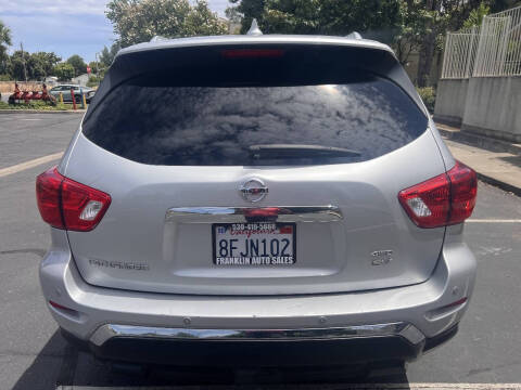 2019 Nissan Pathfinder SV