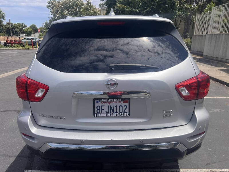2019 Nissan Pathfinder SV