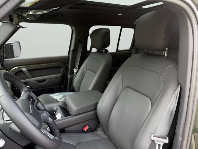 2026 Land Rover Defender 110 P300 S
