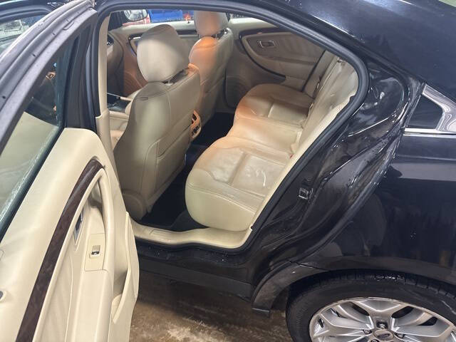 2019 Ford Taurus Limited