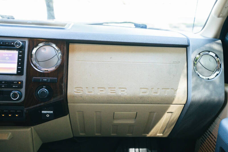 2011 Ford F-350 Super Duty Lariat