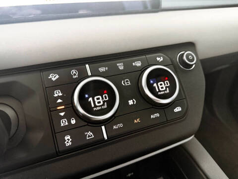 2023 Land Rover Defender 110 SE