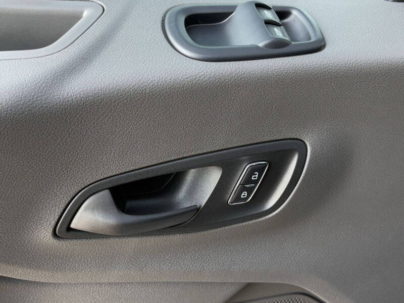 2025 Ford Transit 250