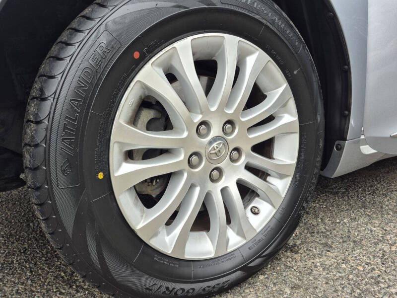 2014 Toyota Sienna XLE 8-Passenger