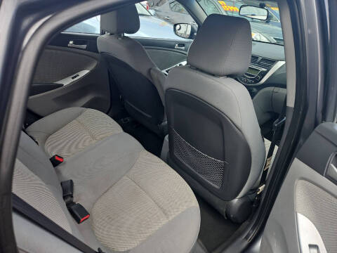 2013 Hyundai Accent GLS
