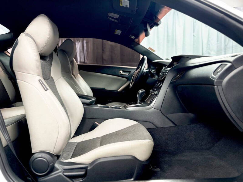 2016 Hyundai Genesis Coupe