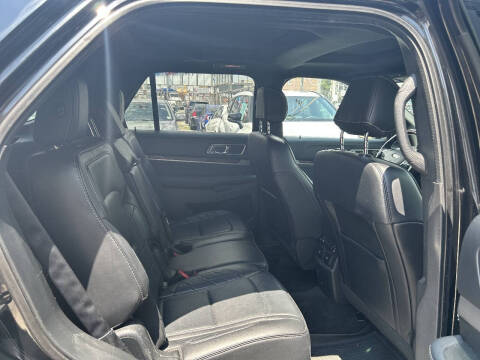 2017 Ford Explorer Platinum