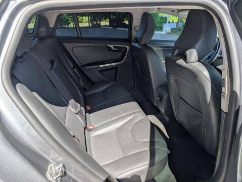 2018 Volvo V60 Cross Country T5 Premier