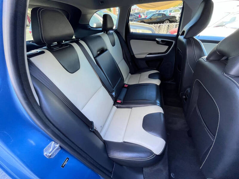 2017 Volvo XC60 T5 Dynamic
