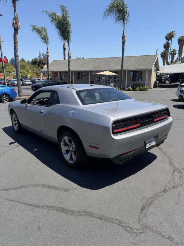 2016 Dodge Challenger SXT